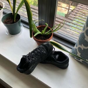 Nike Sneaker 5.5Y Black